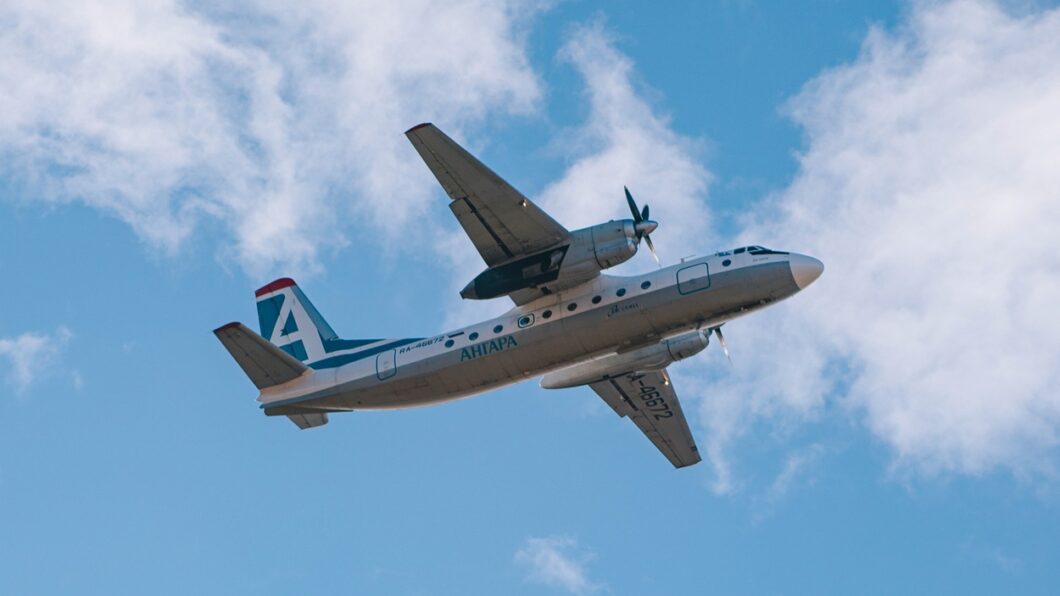 самолет Ан-24