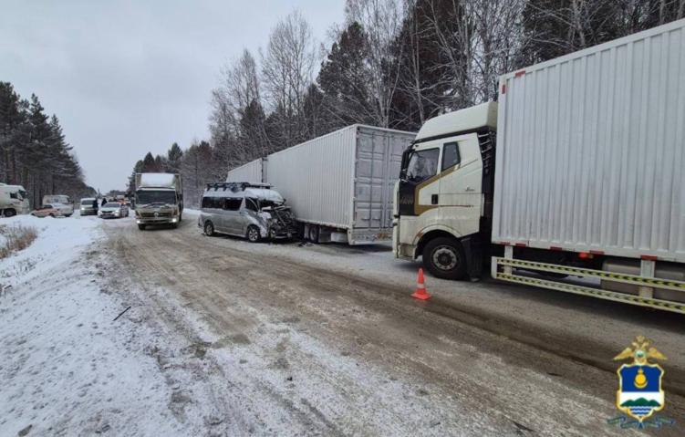 На трассе «Байкал» скопилась гигантская пробка