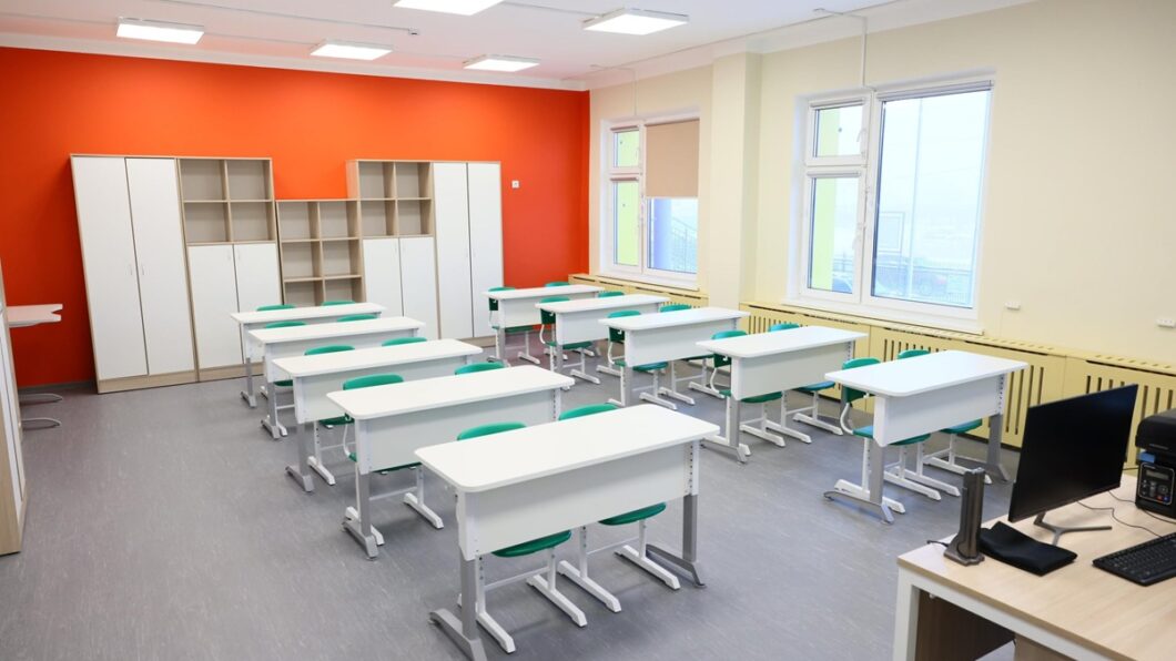 парты в классе